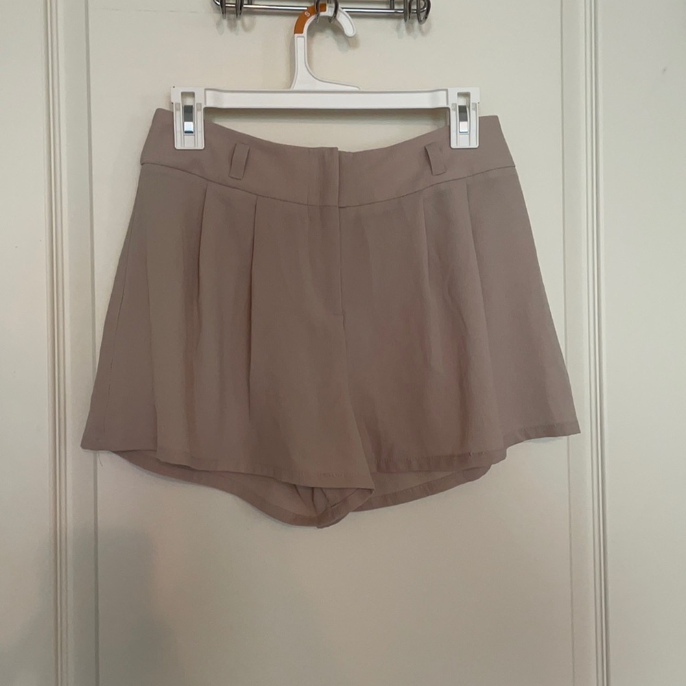 Monteau Flowy Beige Shorts